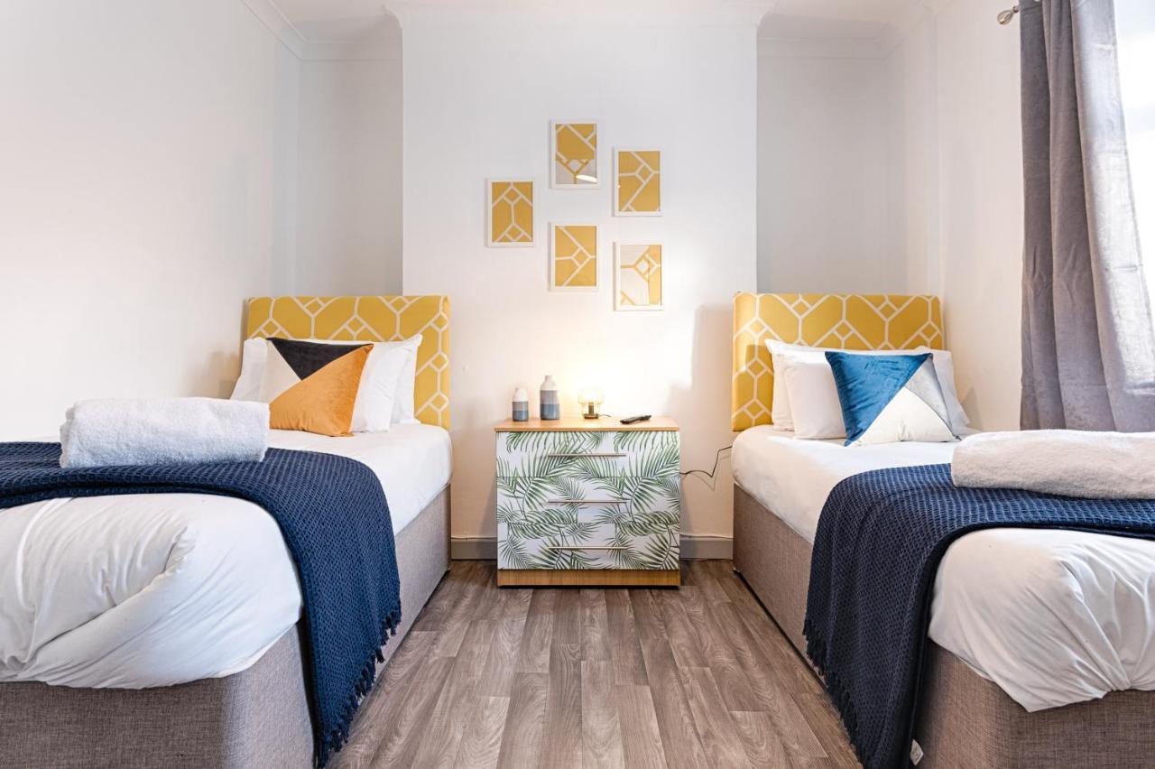 City Centre, Parking, Smart Tv'S In All Rooms Swansea Exterior photo